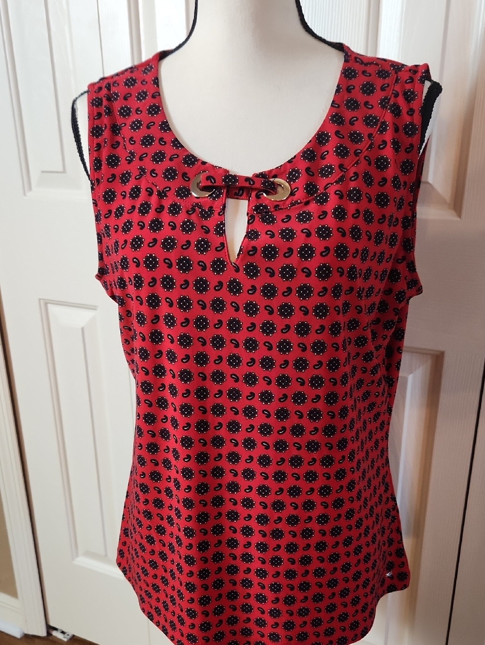 Tommy Hilfiger Red Sleeveless Keyhole Tank with Black Floral Print